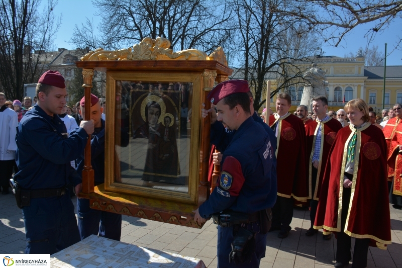 Mária-kegykép Nyíregyházán
