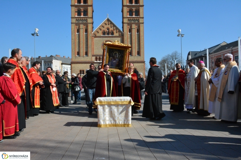 Mária-kegykép Nyíregyházán