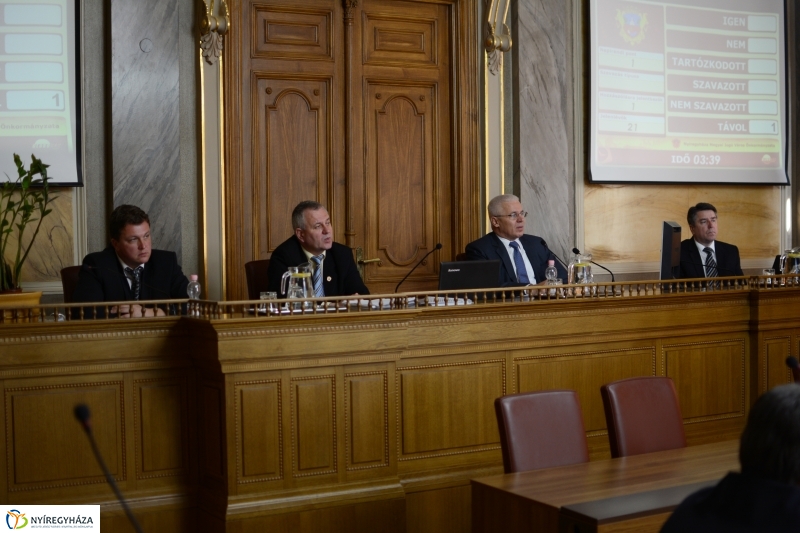 Közgyűlés a Városházán