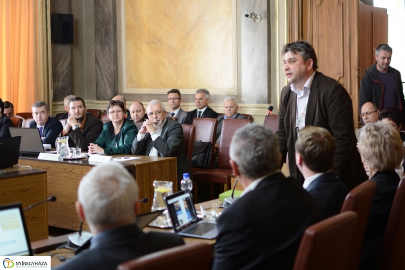 Közgyűlés a Városházán