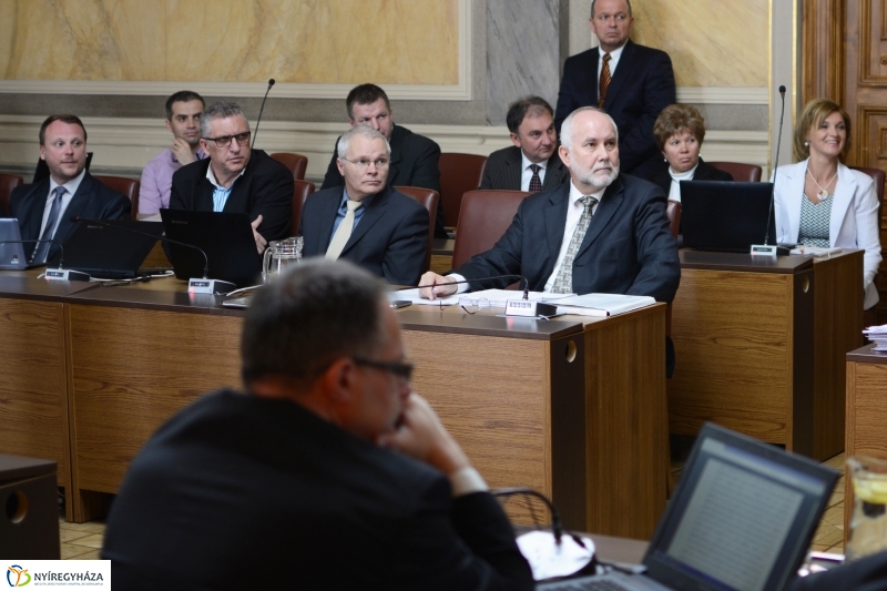 Közgyűlés a Városházán