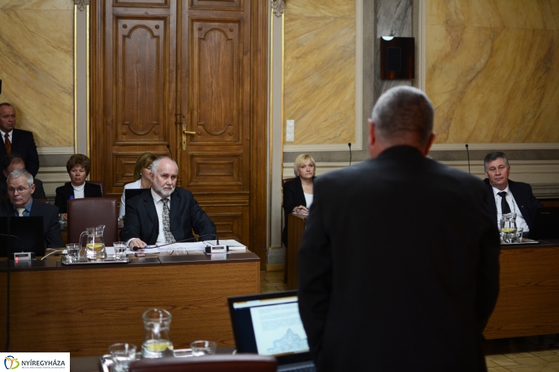 Közgyűlés a Városházán