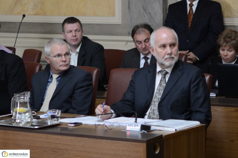 Közgyűlés a Városházán