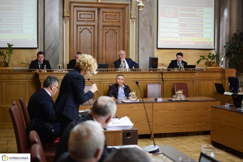 Közgyűlés a Városházán