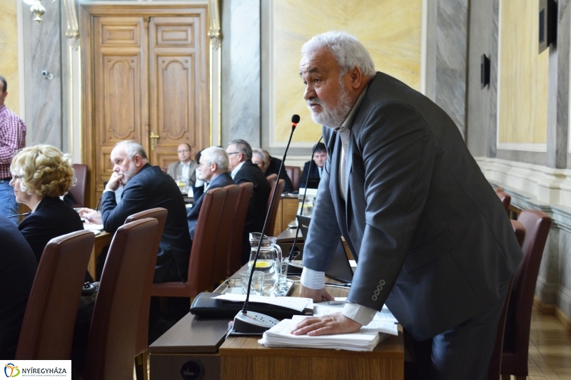 Közgyűlés a Városházán