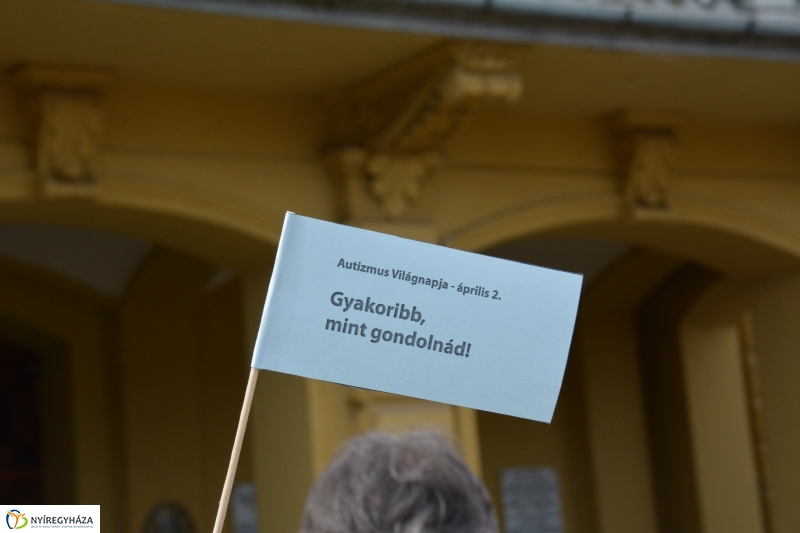 Autizmus Világnapja a Kossuth téren