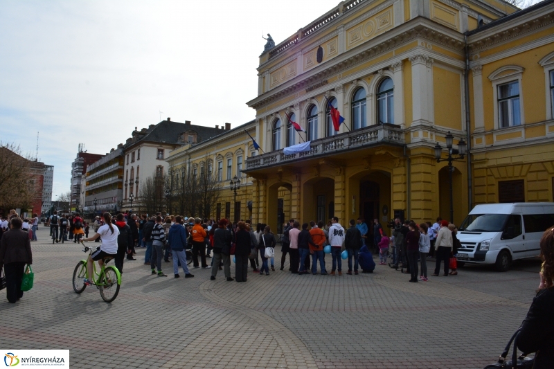 Autizmus Világnapja a Kossuth téren