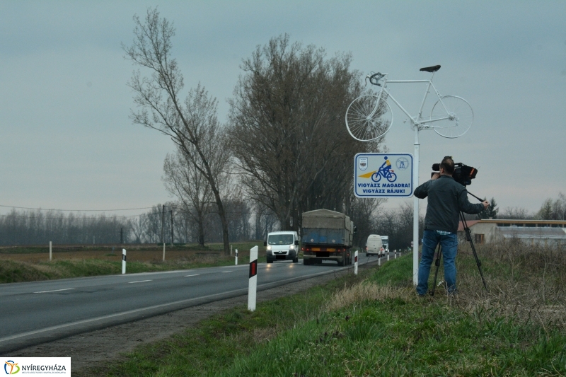 Vigyázz magadra! Vigyázz rájuk! Baleset megelőzés a Tokaji úton