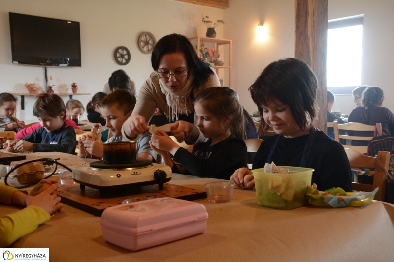 Tojásfestés a Sótói Múzeumfaluban