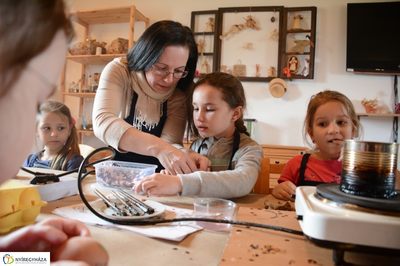 Tojásfestés a Sótói Múzeumfaluban