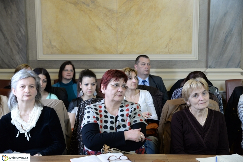 Konferencia a Városházán