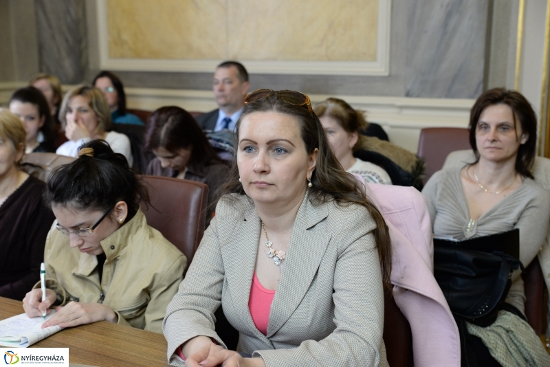 Konferencia a Városházán