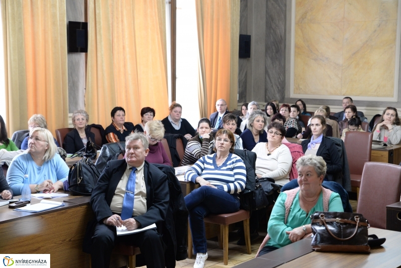 Konferencia a Városházán