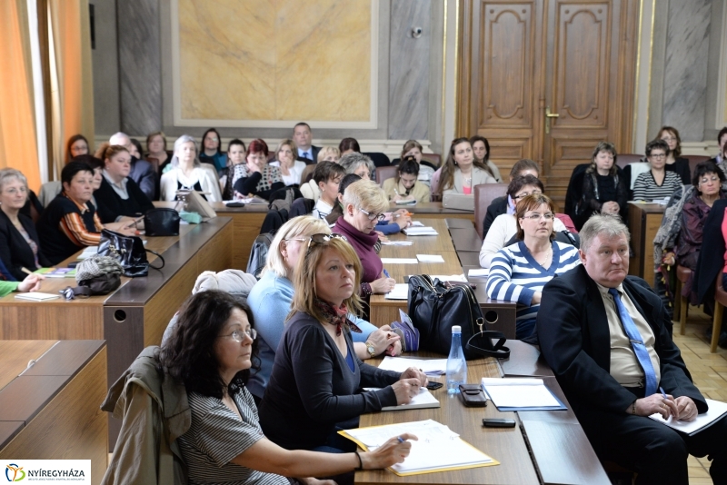 Konferencia a Városházán