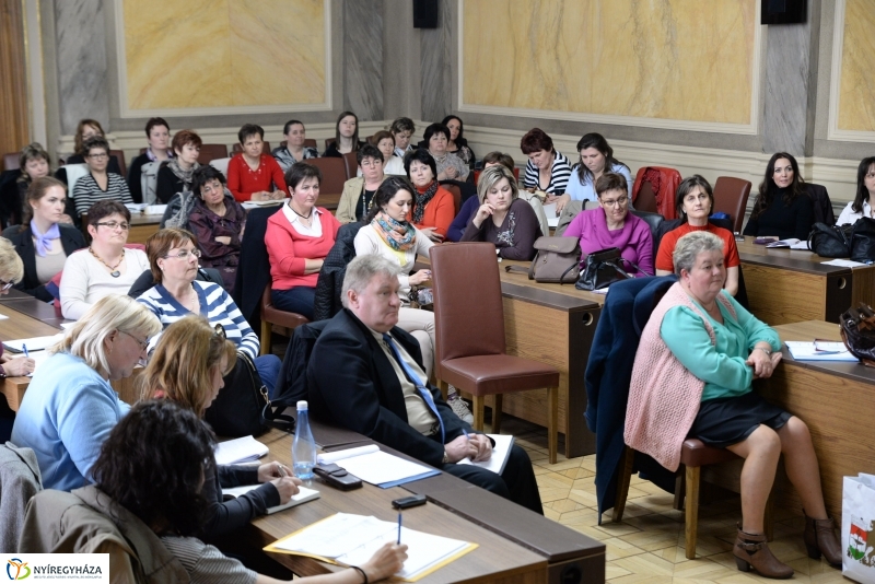 Konferencia a Városházán
