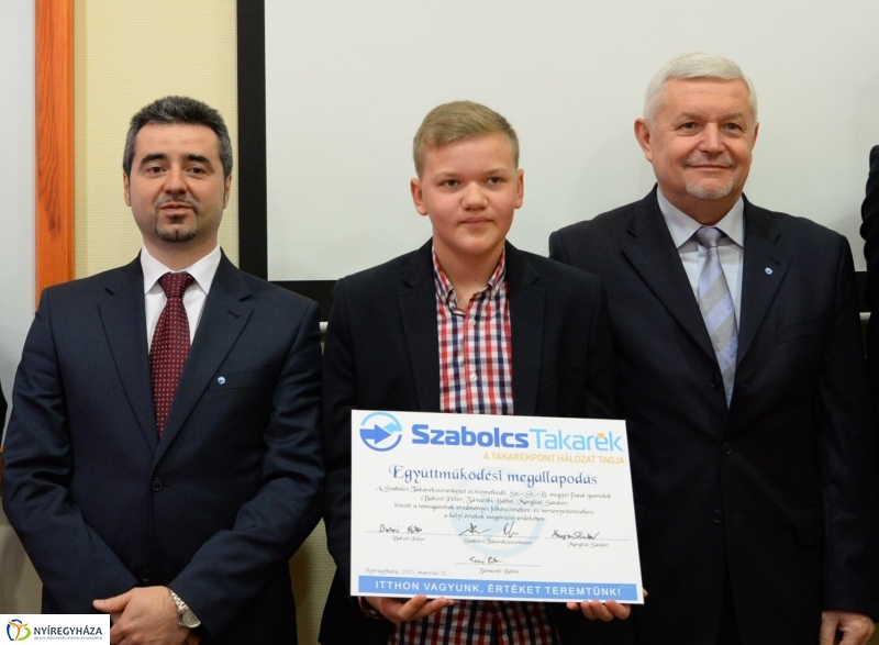 Sajtótájékoztató sportolók támogatásáról 