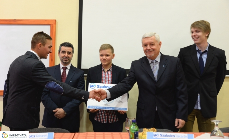 Sajtótájékoztató sportolók támogatásáról 