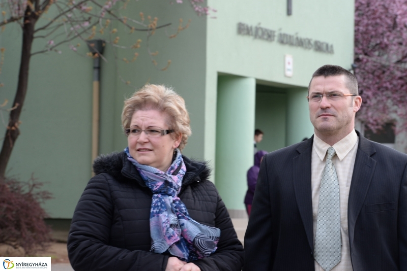 Kommandós bemutató a Bem József Általános Iskolában