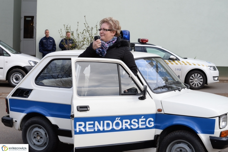 Kommandós bemutató a Bem József Általános Iskolában