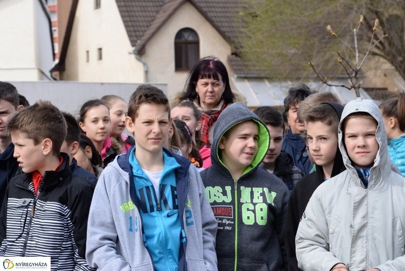 Kommandós bemutató a Bem József Általános Iskolában