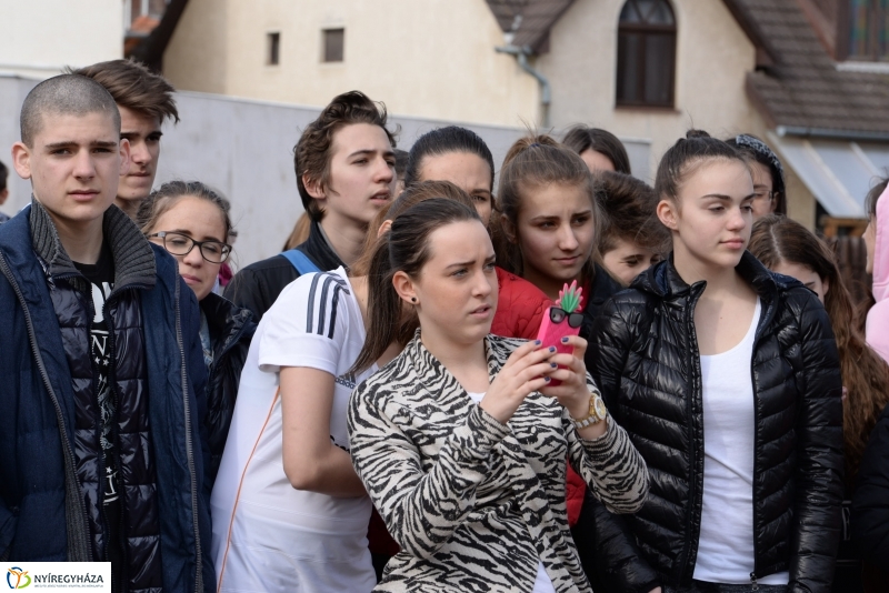 Kommandós bemutató a Bem József Általános Iskolában