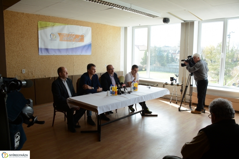 Kosárlabda Sajtótájékoztató a Bujtosi Szabadidő csarnokban