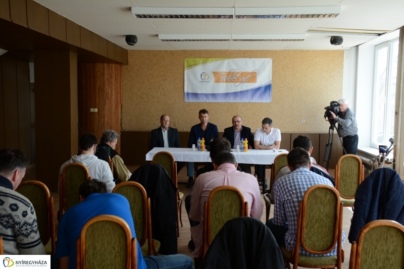 Kosárlabda Sajtótájékoztató a Bujtosi Szabadidő csarnokban