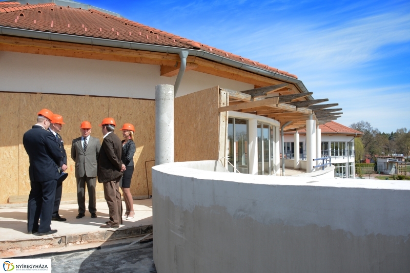 Sóstógyógyfürdő - Gyógyászati Központ