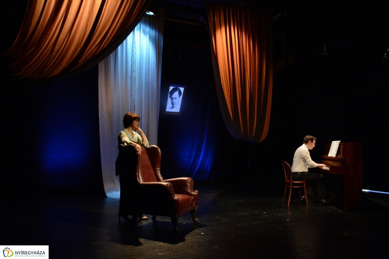 Legyen világosság c. színdarab főpróba a Krúdy Kamarában