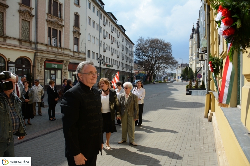 Felvidéki Magyar Családok emlékmű koszorúzás Nyíregyházán