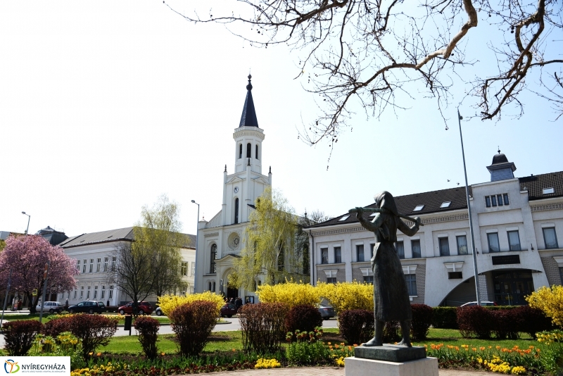 Tavaszi zsongás a belvárosban