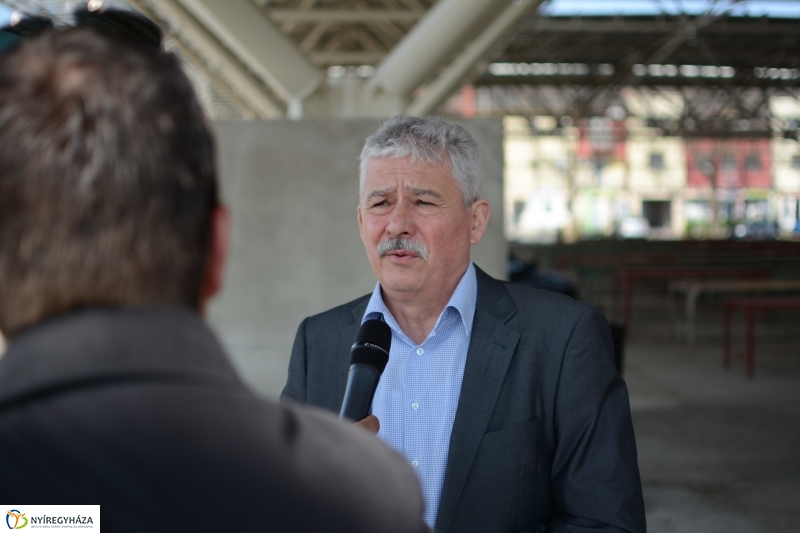 Szabadtéri Piac Sajtótájékoztatót