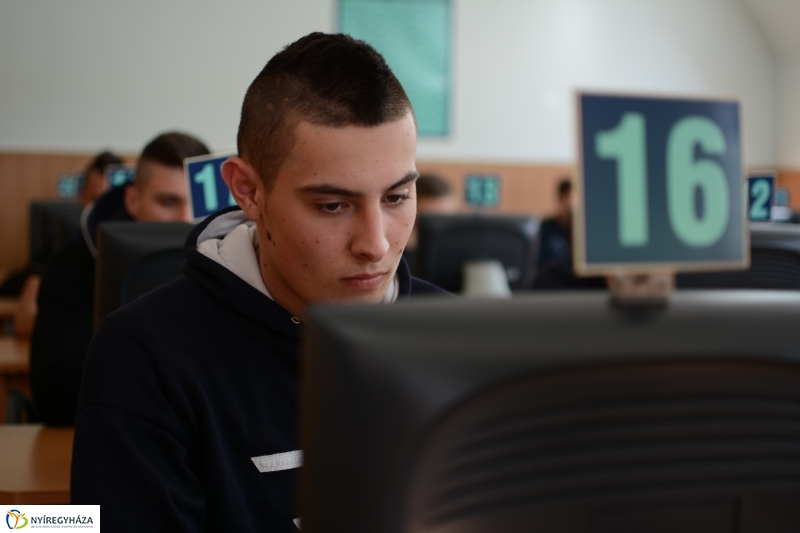 Közlekedésbiztonsági vetélkedő középiskolásoknak