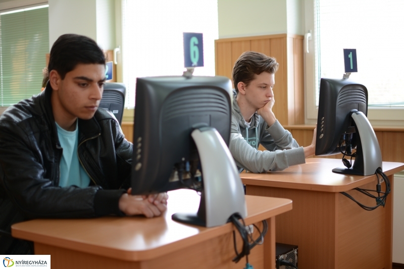 Közlekedésbiztonsági vetélkedő középiskolásoknak