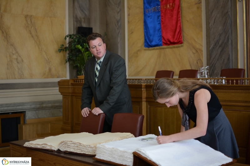 Ballagók Kapcsos Könyve