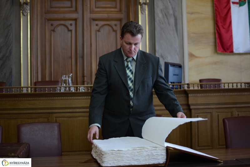 Ballagók Kapcsos Könyve