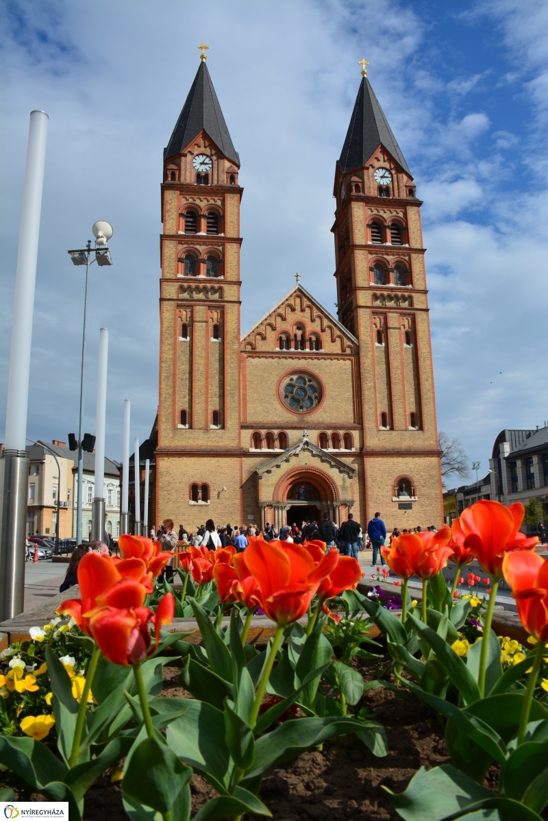 Dombormű avatás a Római Katolikus Templom előtt