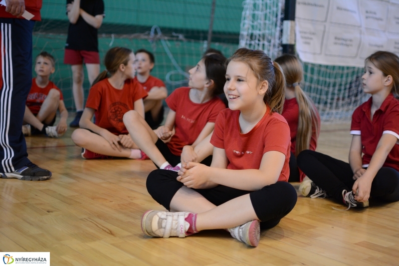 Kölyök atlétika a Bujtosi Szabadidő Csarnokban