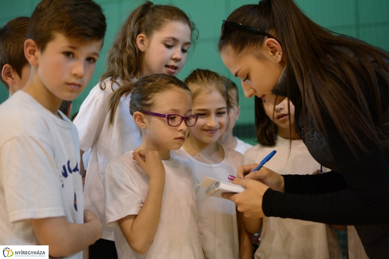 Kölyök atlétika a Bujtosi Szabadidő Csarnokban