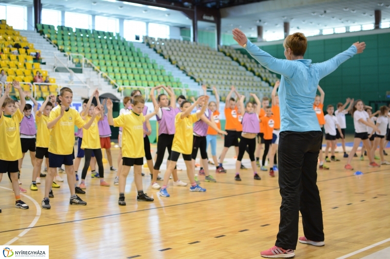 Kölyök atlétika a Bujtosi Szabadidő Csarnokban