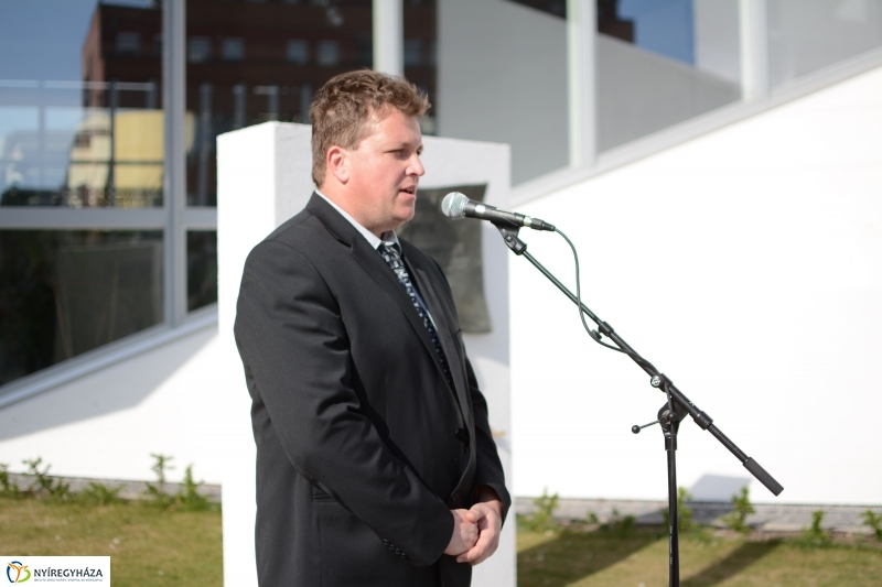 Váci Mihály Emléktábla koszorúzás