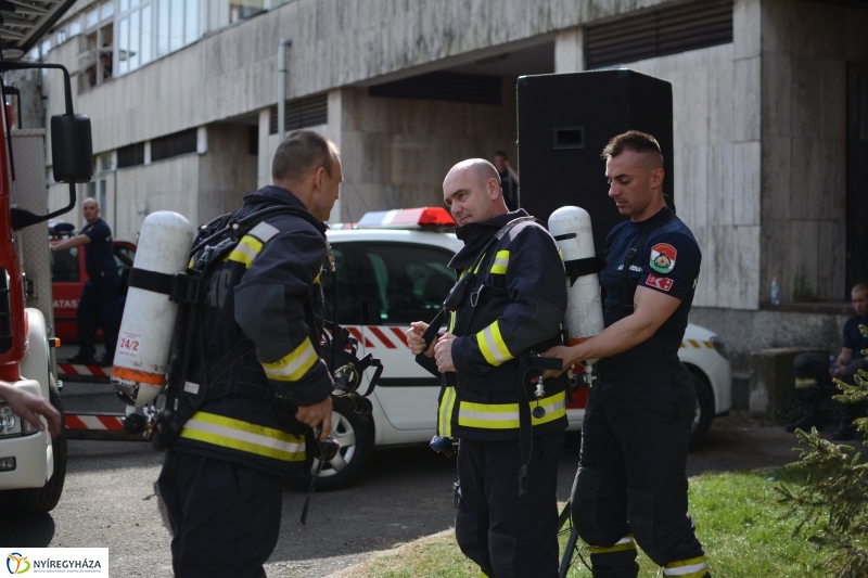 Lépcsőfutó verseny tűzoltóknak