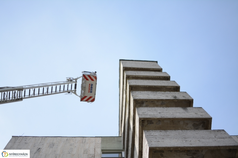 Lépcsőfutó verseny tűzoltóknak