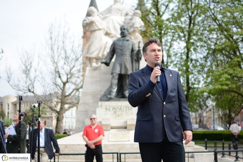 Lions szűrés a Kossuth téren