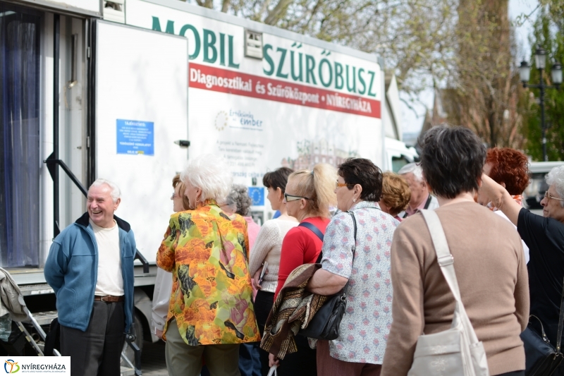 Lions szűrés a Kossuth téren