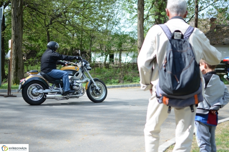 Motoros Véradás a Múzeumfaluban