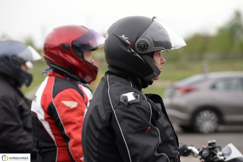 Vezetéstechnikai tréning motorosoknak