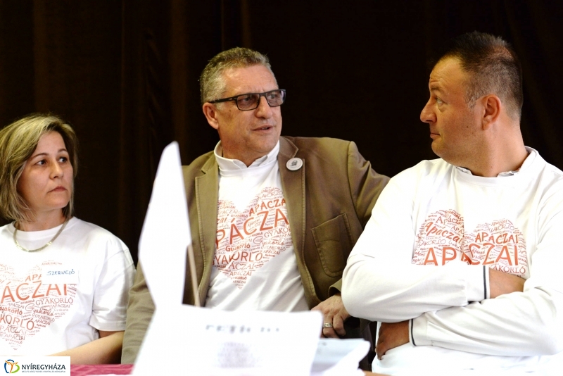 Petíció az Apáczaiért