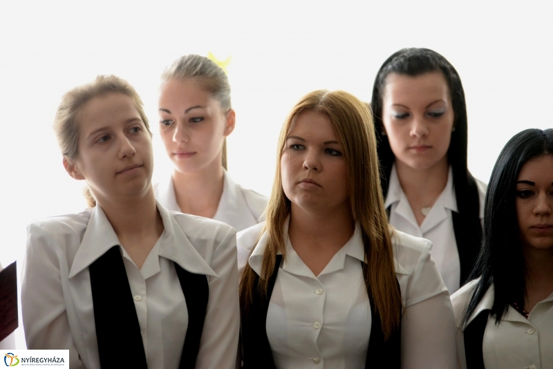 Sipkay-s diákok búcsúja tanáraiktól