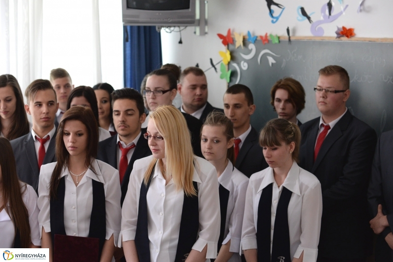 Sipkay-s diákok búcsúja tanáraiktól